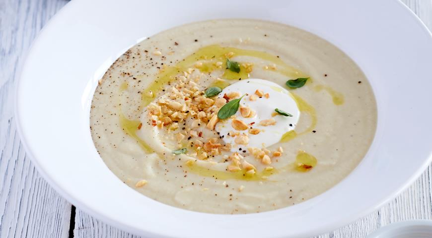 Apple and celery root soup with sour cream