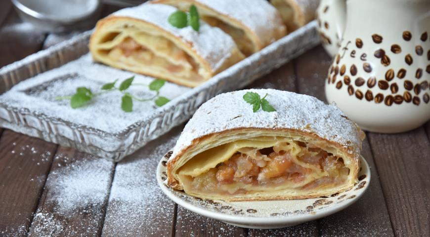 Apple and pear strudel