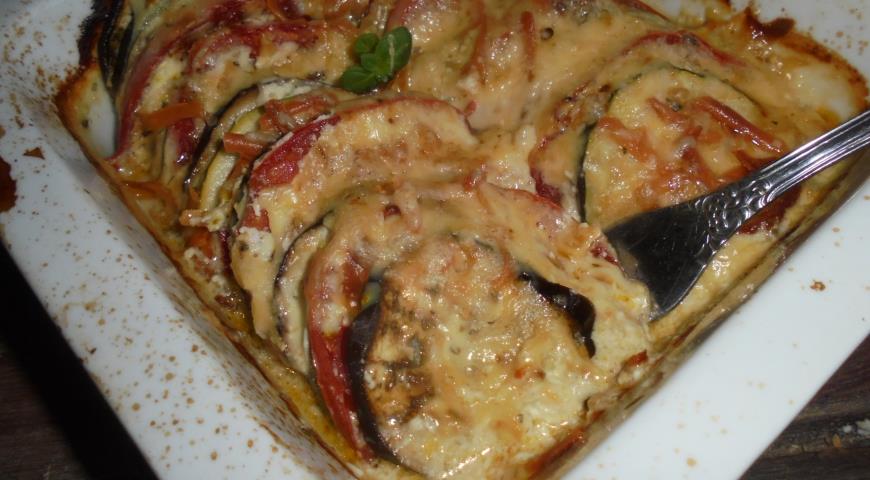 Baked vegetables with cheese