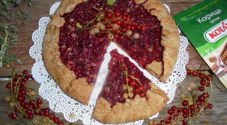 Biscuit with currants