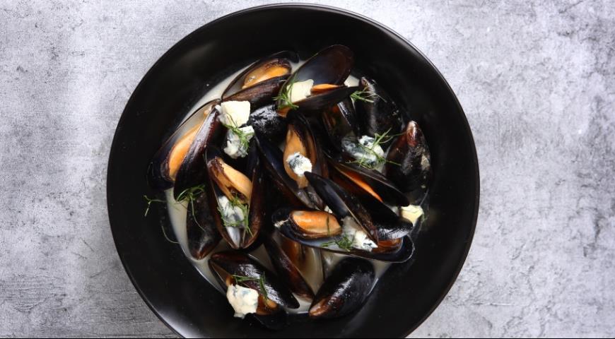 Black Sea mussels with blue cheese