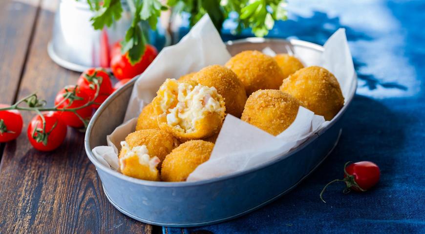 Boiled egg croquettes with ham and cheese