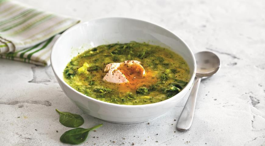 Broccoli soup with spinach