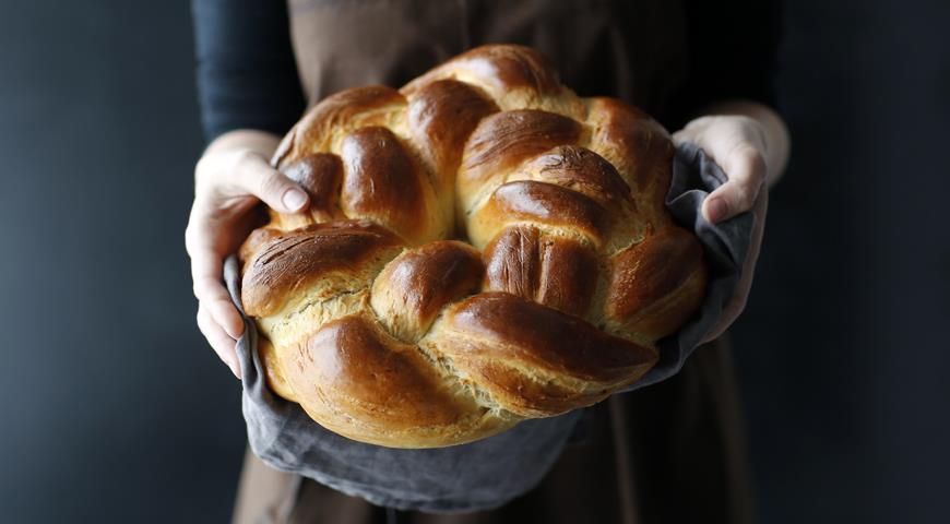 Buttery braided roll