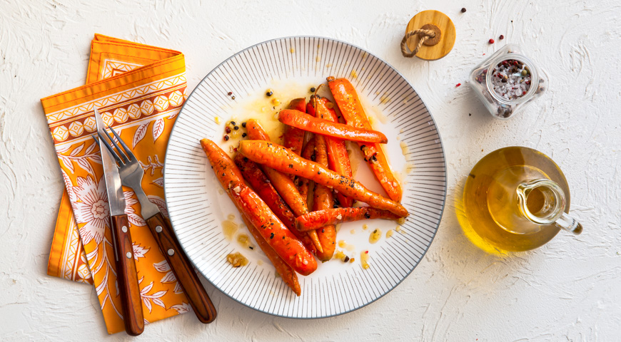 Carrots baked in honey with thyme