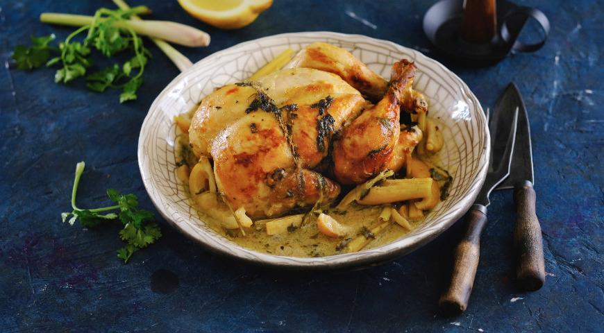 Chicken baked with lemongrass in coconut milk