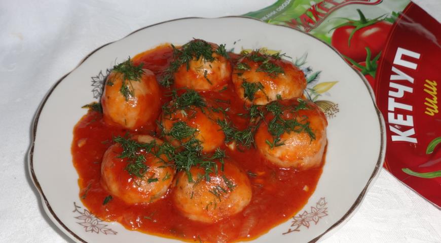Chicken meatballs in spicy tomato sauce