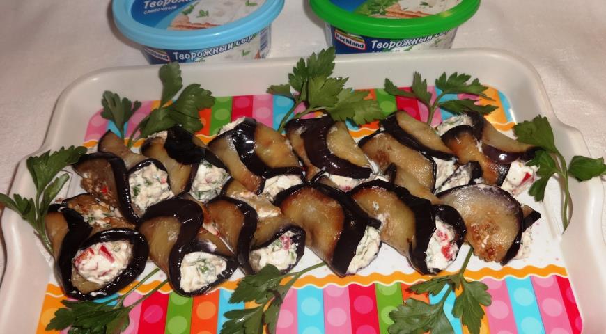 Eggplant rolls with curd cheese