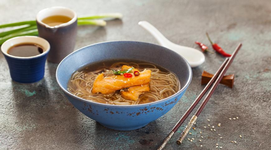 Fish soup with rice noodles