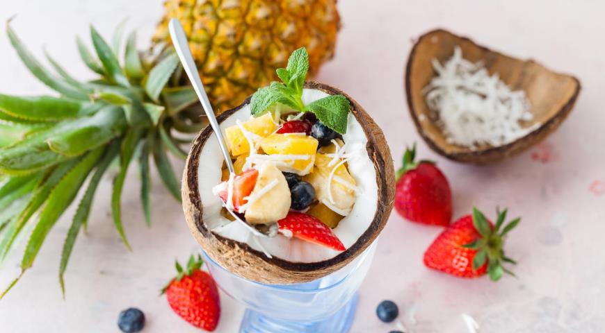 Fruit salad with coconut