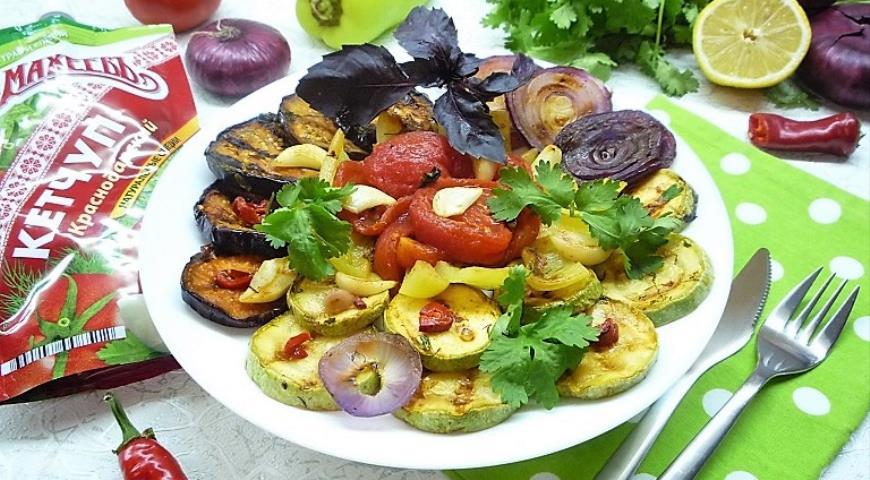 Grilled vegetables in tomato marinade