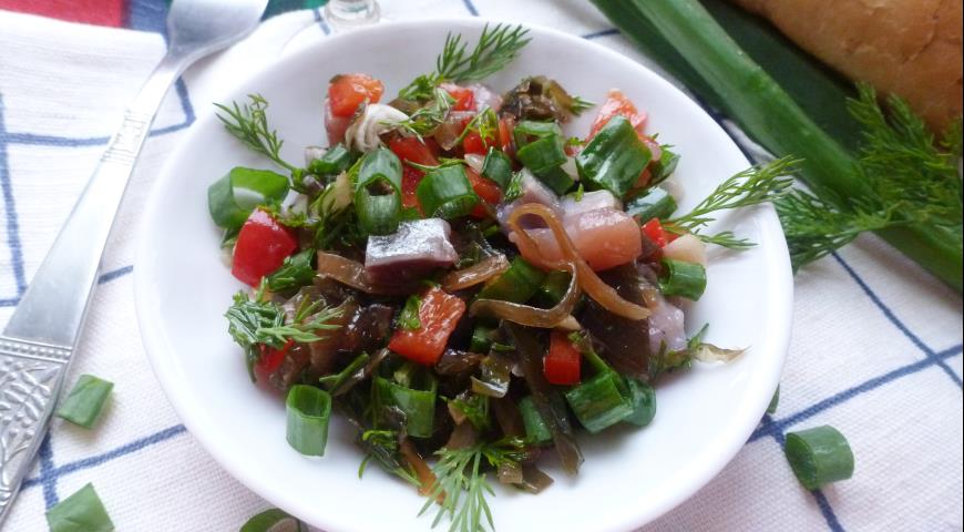 Herring salad with seaweed