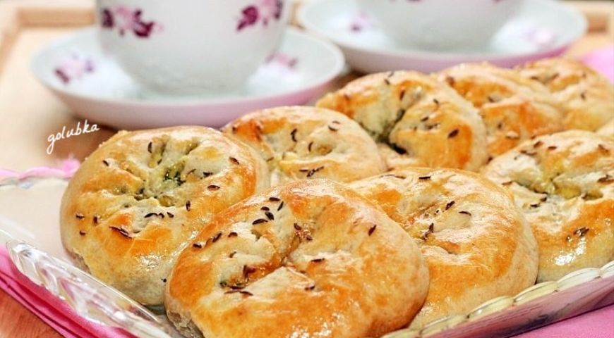 Kefir buns with olives and herbs