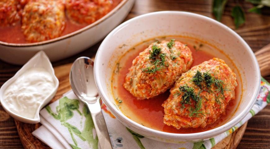 Lazy stuffed cabbage rolls in tomato sauce