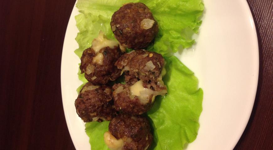 Meat balls with cheese