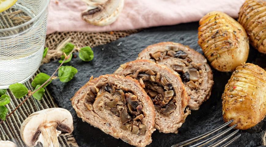 Meatloaf with mushrooms and onions