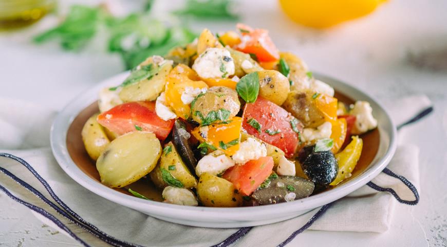 Mediterranean potato salad with olives and feta