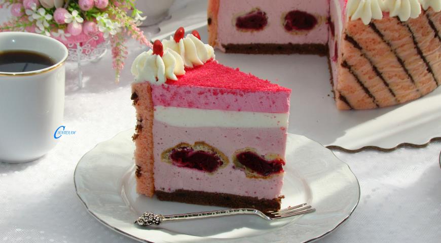 Mousse cake "Raspberry tenderness"
