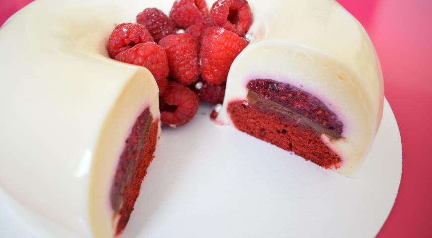 Mousse Raspberry Chocolate Cake