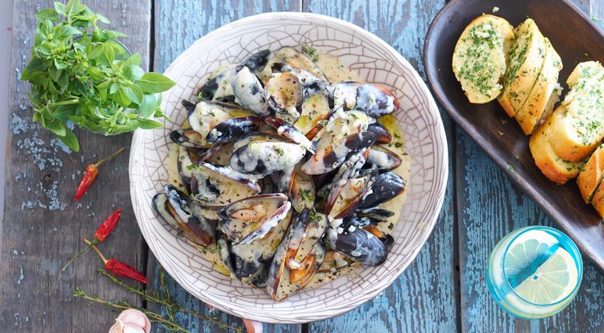 Mussels with cream and port
