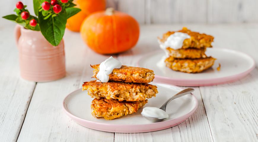 Oat pancakes with pumpkin