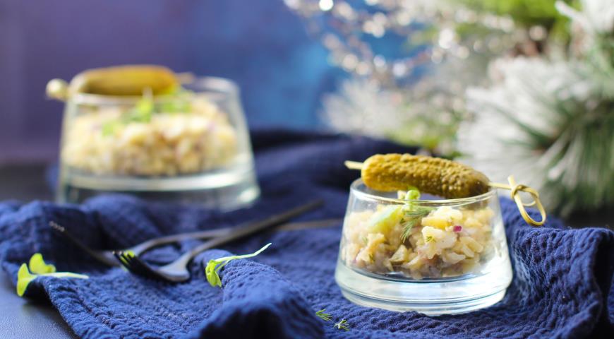 Potato salad with white fish
