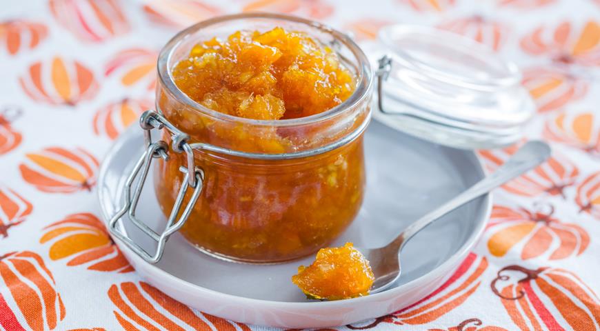 Pumpkin marmalade with ginger