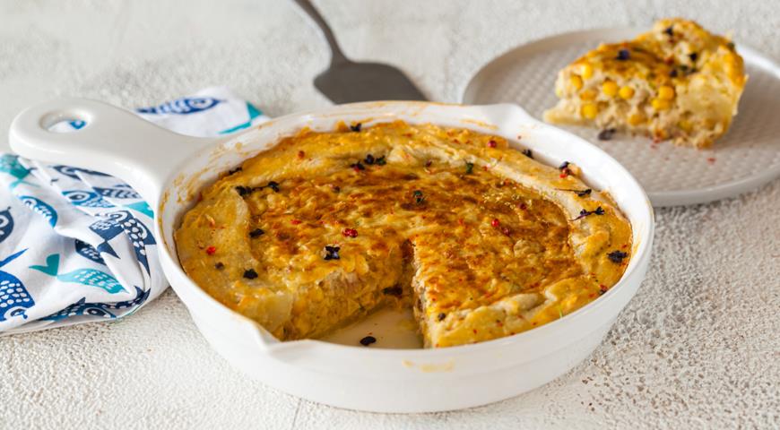 Quiche with canned tuna and chili