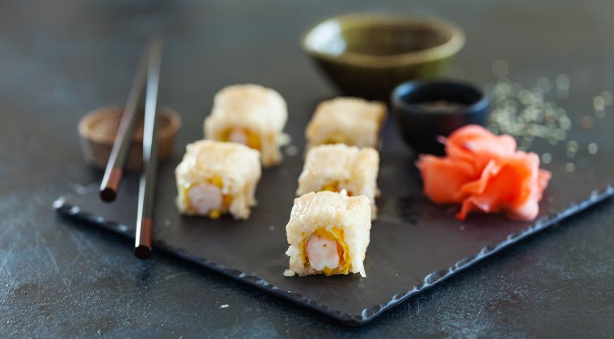 Rice and shrimp rolls