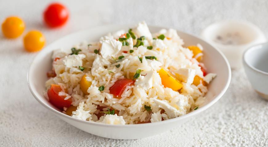 Rice with tomatoes and feta cheese
