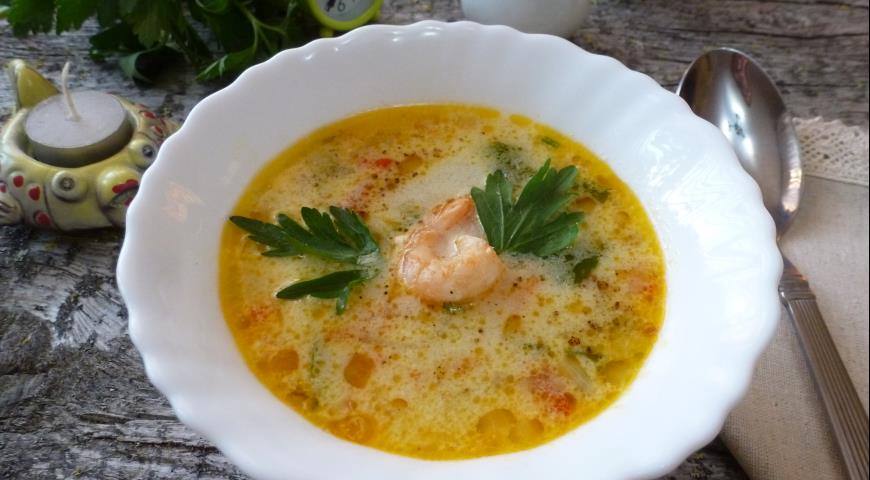 Soup with sour cream and shrimps
