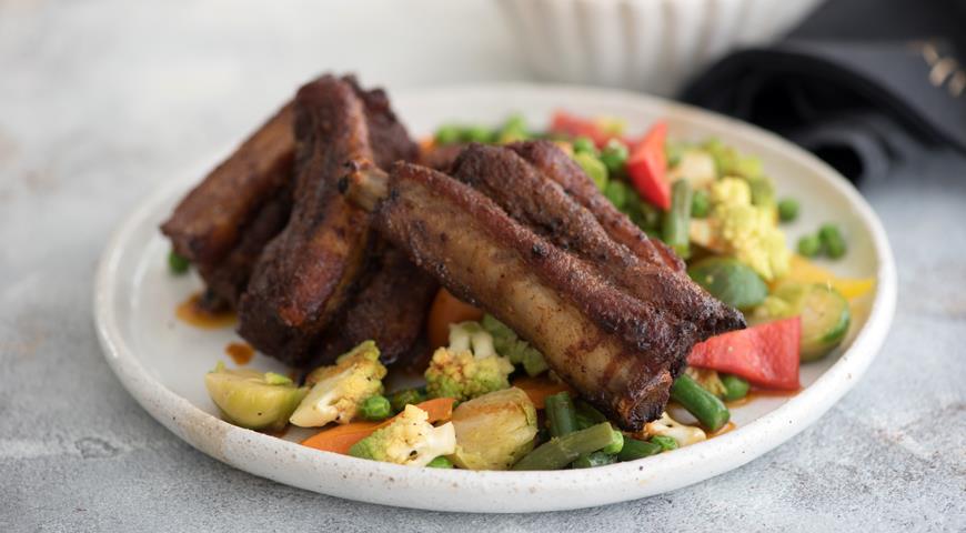 Spiced ribs with vegetables