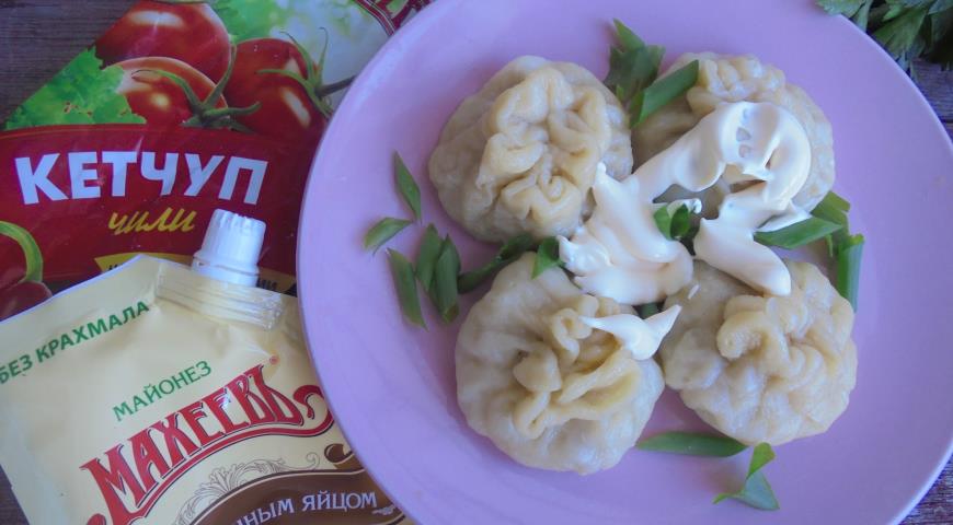 Steamed dumplings with potatoes and meat