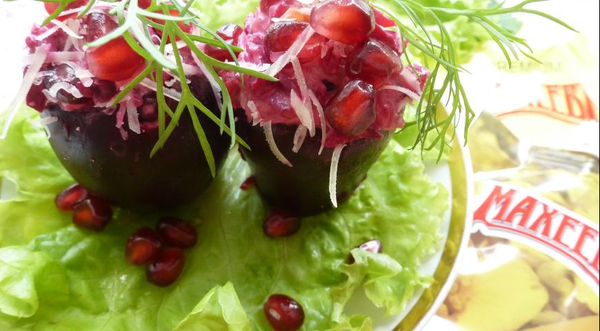 Stuffed Beetroot Snack with Pomegranate