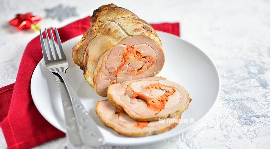 Turkey roll with carrots and cheese